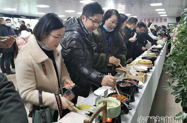 黄果树中央厨房：让安顺美食香飘全国